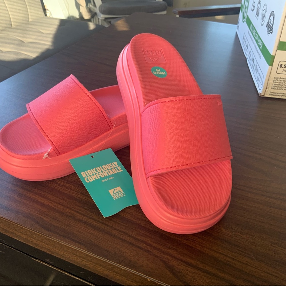 NWT Womens Reef Cushion Bondi Bay Slide Sandal - Hot Pink